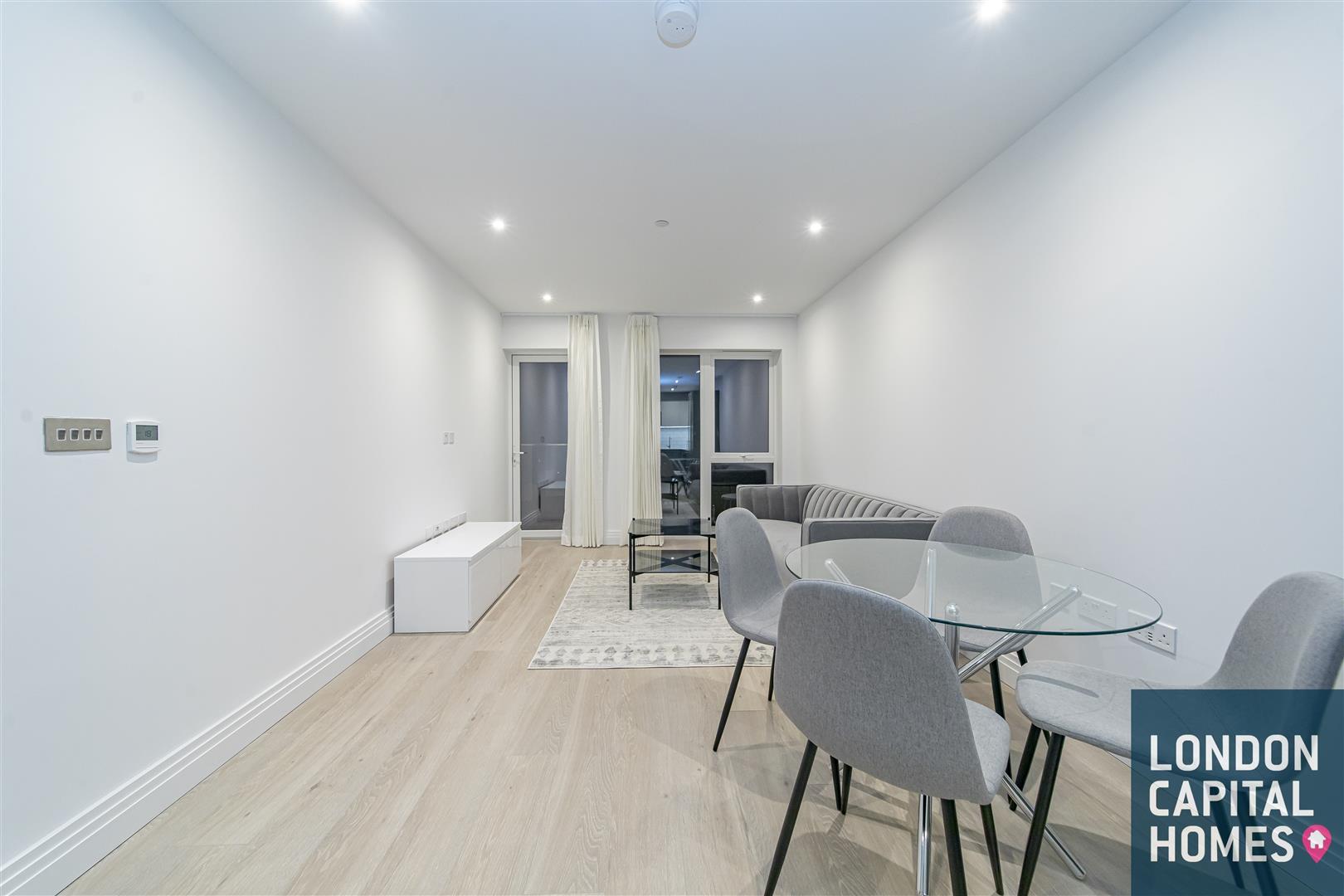 1 bed property in Chapman House, Filmworks Walk, Ealing, London